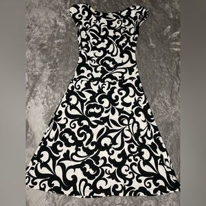 En Focus studio size 6 black and white print dress